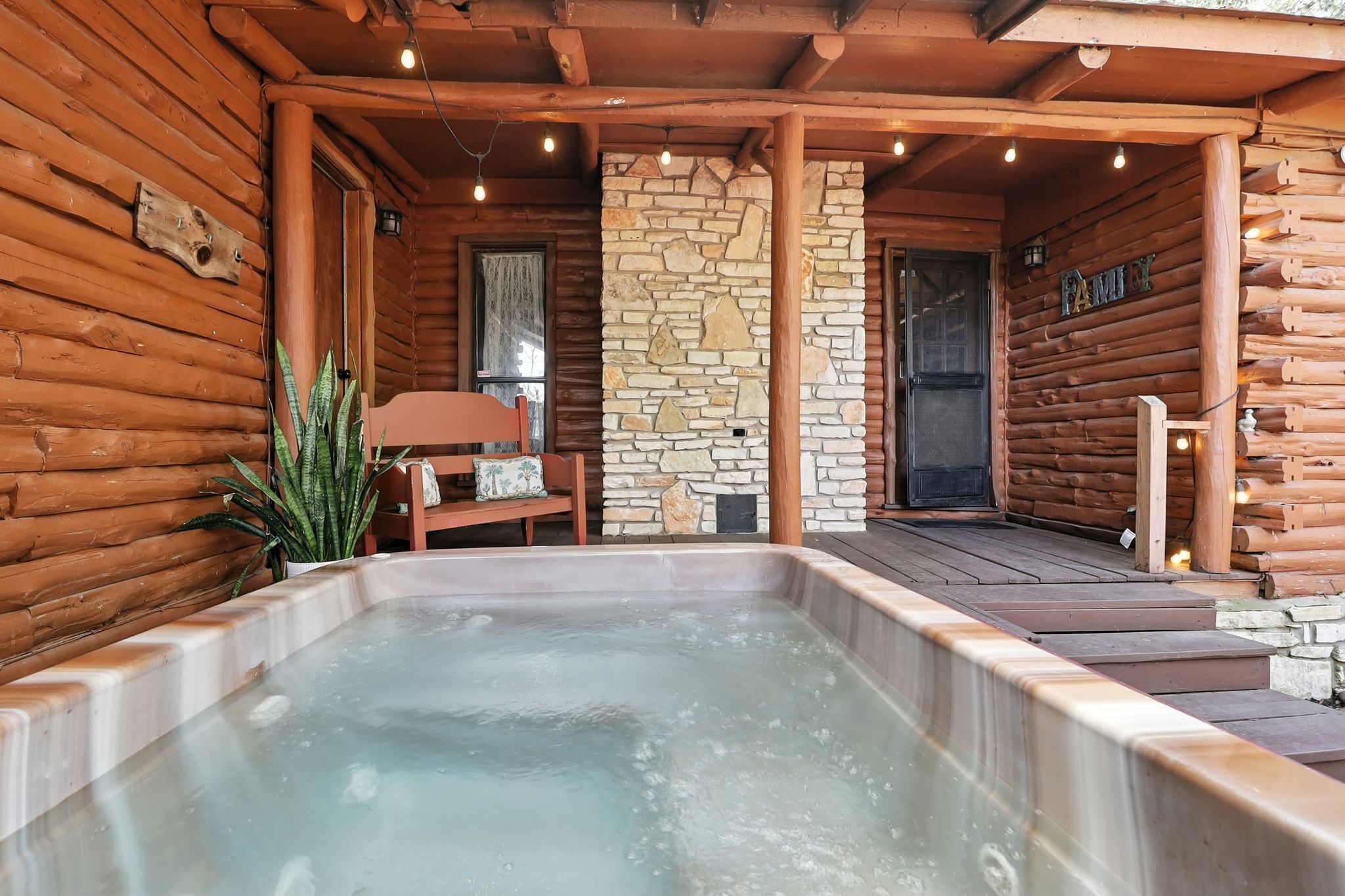 Outdoor spa tub
