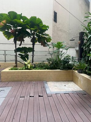 Piscina all'aperto, con ingresso dalle 09:00 alle 20:00, lettini