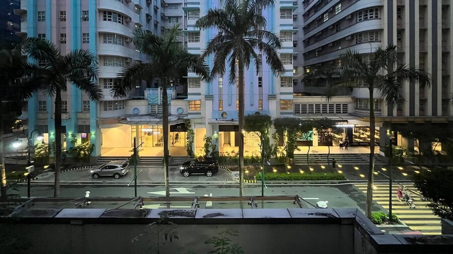 Marvinn's - 150 Newport Boulevard
