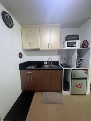 Mini fridge