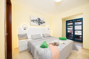 3 makuuhuonetta, silitysrauta/-lauta, Wi-Fi, vuodevaatteet