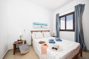 3 chambres, fer et planche à repasser, Wi-Fi, draps fournis