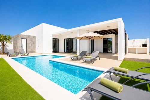 Villa Arbol Del Sol - Three Bedroom Villa, Sleeps 6