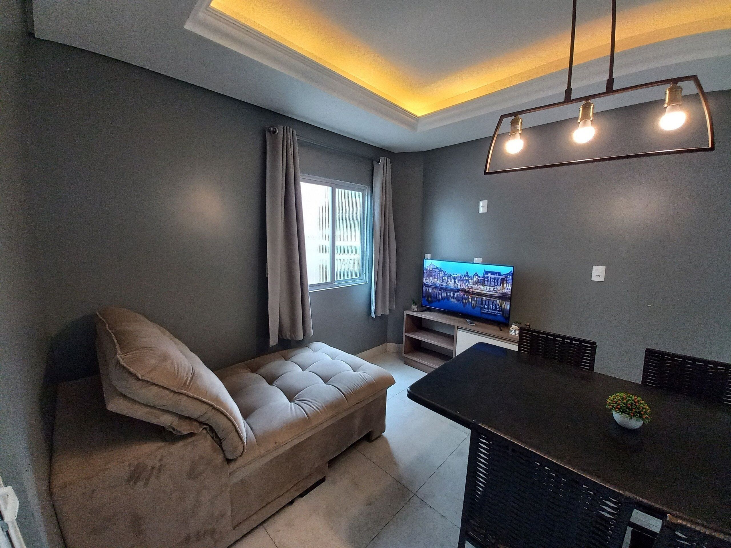 基础公寓 | 起居区