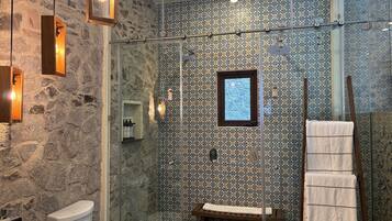 Departamento Deluxe | Baño | Batas