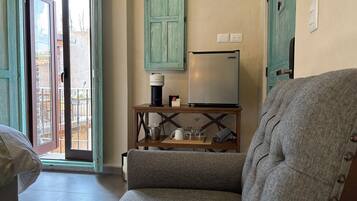 Appartamento Deluxe | Area soggiorno | TV LED 55 pollici con canali digitali