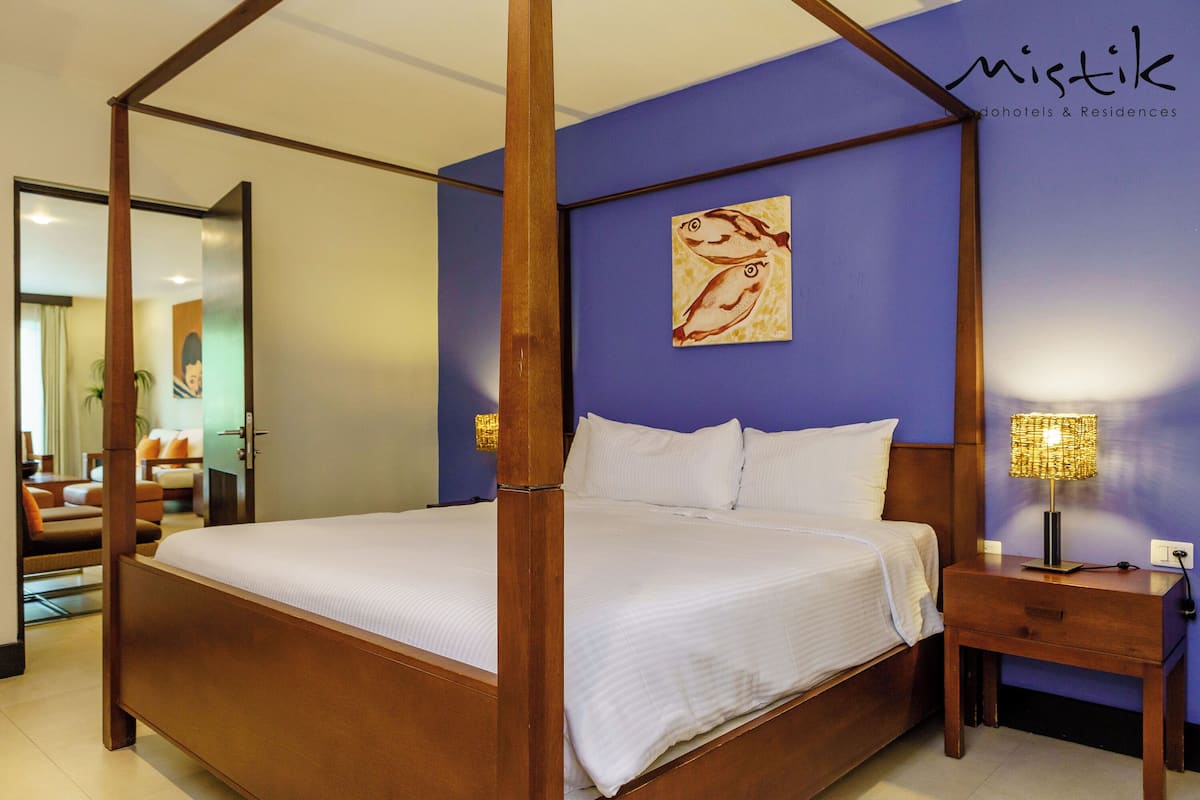 Deluxe Apartment | In-room safe, iron/ironing board, free WiFi, bed sheets