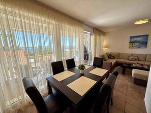 Dining - Holiday apartment with sea view (Dramalj)