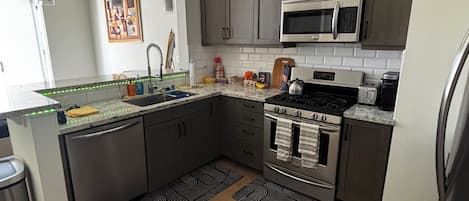 Microwave, oven, stovetop, dishwasher