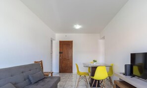 Basic Apartment | Living area | TV - Cozy apt in Capoeiras Rmc203 (Florianópolis)