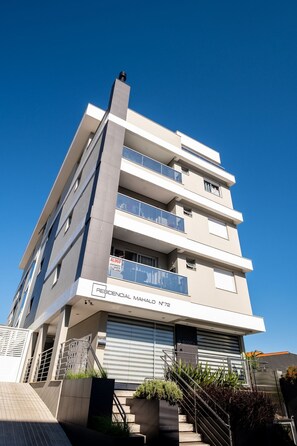 Basic Apartment | Exterior