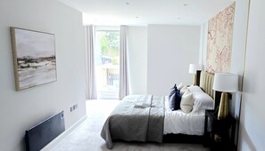 Iron/ironing board, WiFi, bed sheets - 1 Bedroom Flat in Chiswick (London)