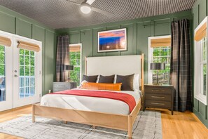 6 chambres, bureau, fer et planche à repasser, lit parapluie