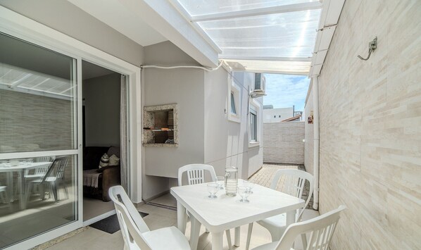 Basic Apartment | Outdoor dining - Ap w/ BBQ 600 m From the Beach in Floripa Rli0101 (Florianópolis)