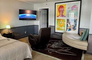 2 bedrooms, iron/ironing board, free WiFi, bed sheets - Beautiful 2-bed Garden Lake Apartment, w/ Hot Tub, Wood Stove, Parking, Buchanan (Buchanan)