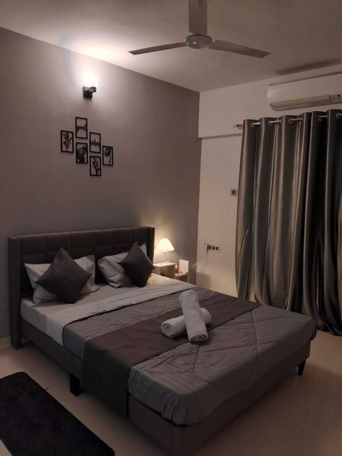 1 chambre, fer et planche à repasser, accès Internet, draps fournis