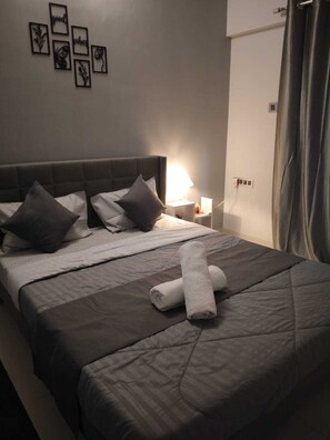 1 bedroom, iron/ironing board, internet, bed sheets