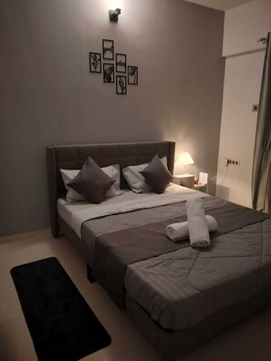 1 chambre, fer et planche à repasser, accès Internet, draps fournis