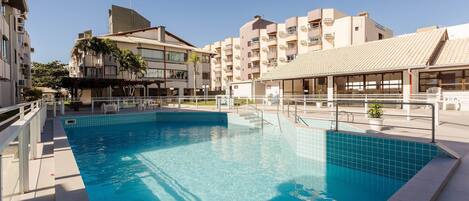 Basic Apartment | Pool