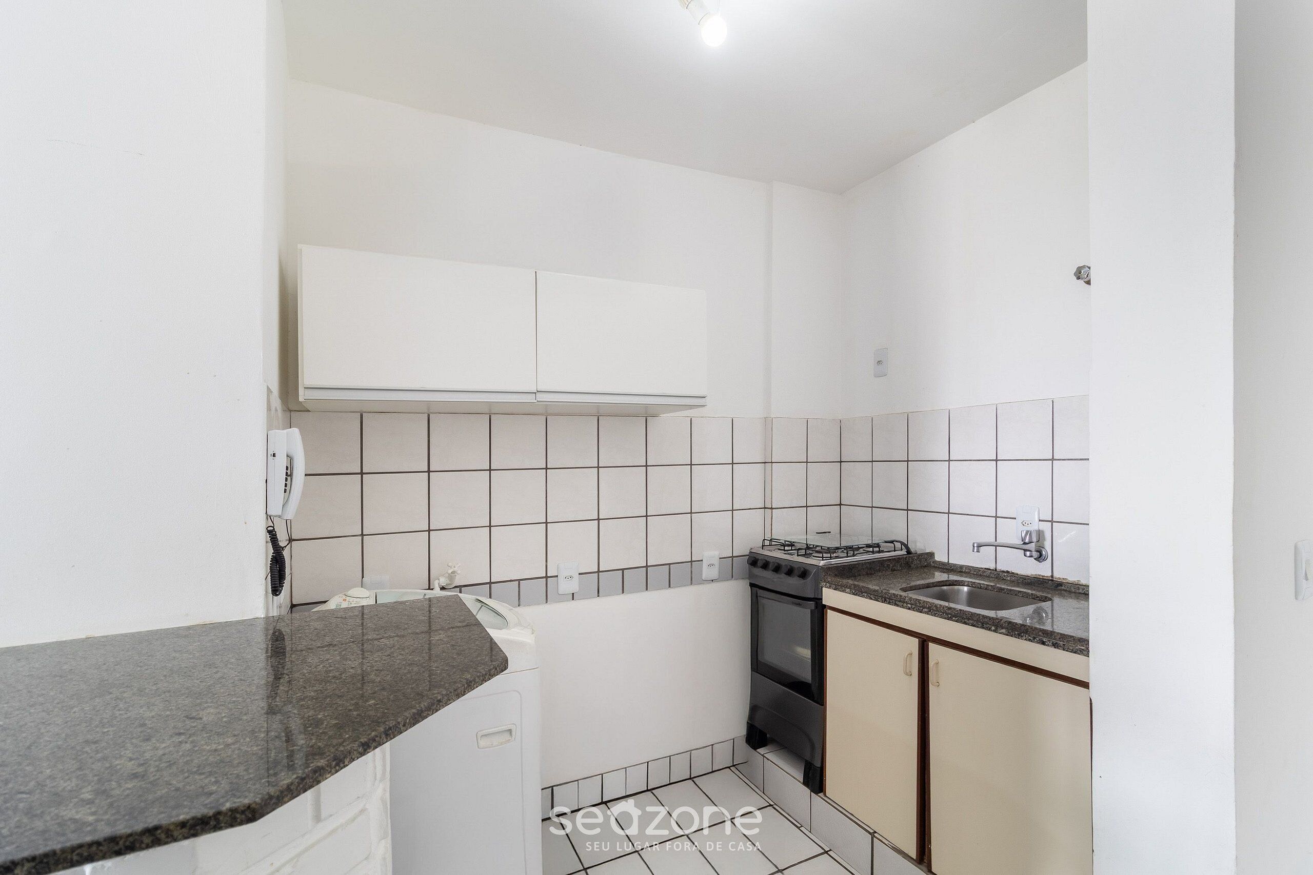 Basic Apartment | Private kitchen