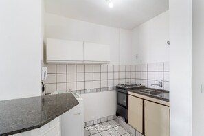 Basic Apartment | Private kitchen - Condomínio bem localizado a 100m da Praia - CSC (Florianópolis)