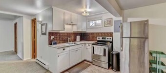 Trails, Tails & Town – Pet-Friendly Stay Near It All