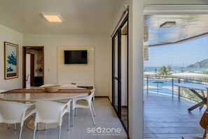 Basic Apartment | Dining - Charm and Elegance by the Sea! RIT (Florianópolis)