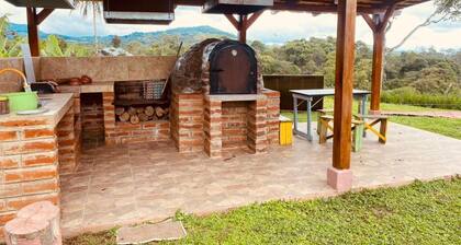 Casa de Campo CAMVUL hospedaje; conéctate con la Naturaleza Choco Andino