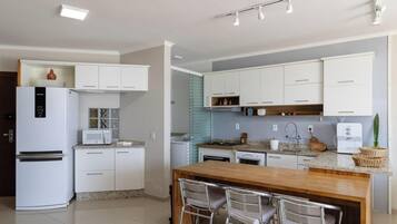 Apartemen Basic | Dapur pribadi | Peralatan masak/sendok-piring