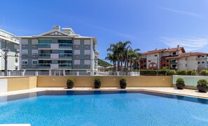 Basic Apartment | Pool