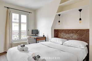 1 غرفة نوم ومكواة/لوح كي وسرير سفر وواي فاي