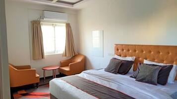 Caja de seguridad en la habitación y sistema de insonorización