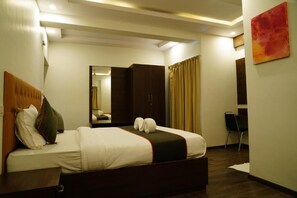 In-room safe, soundproofing, wheelchair access - Suraksha Stay ITPL Hotel (Bengaluru)