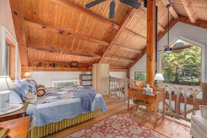 1 bedroom, free WiFi, bed sheets - Creekside Fairytale Cottage-Hot Tub-Cozy Fireplace (Hot Springs)