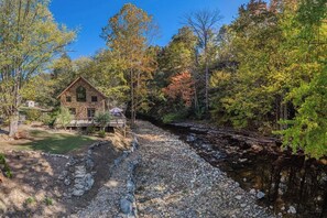 Exterior - Creekside Fairytale Cottage-Hot Tub-Cozy Fireplace (Hot Springs)