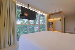 Deluxe Double Room | In-room safe, desk, laptop workspace, blackout drapes
