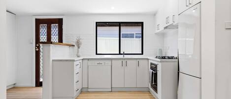 Fridge, microwave, oven, stovetop