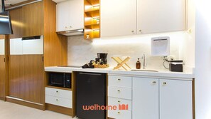 Micro-ondas, cooktop, cafeteira/chaleira