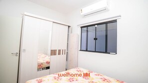 2 bedrooms, desk, WiFi, bed sheets