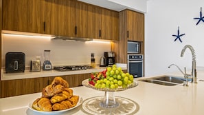 Comfort Apartment, 2 Bedrooms, Balcony, Beach View | Private kitchen