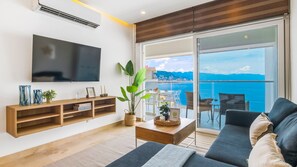 Comfort Apartment, 2 Bedrooms, Balcony, Beach View | Living area