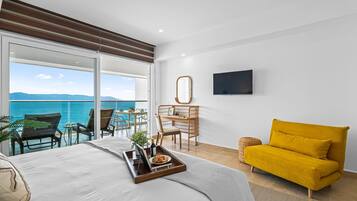 Comfort Apartment, 2 Bedrooms, Balcony, Beach View | Blackout curtains, iron/ironing board, free WiFi