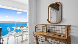 Appartement Confort, 2 chambres, balcon, vue plage | Rideaux occultants, fer et planche à repasser, Wi-Fi gratuit