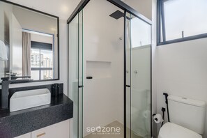 Basic Apartment | Bathroom - Lgds - Apartments in Downtown Florianopolis (Florianópolis)