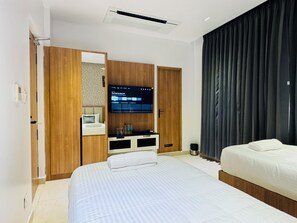 Standard Twin Room | In-room safe, soundproofing, iron/ironing board - Vaigai Residency (Salem)