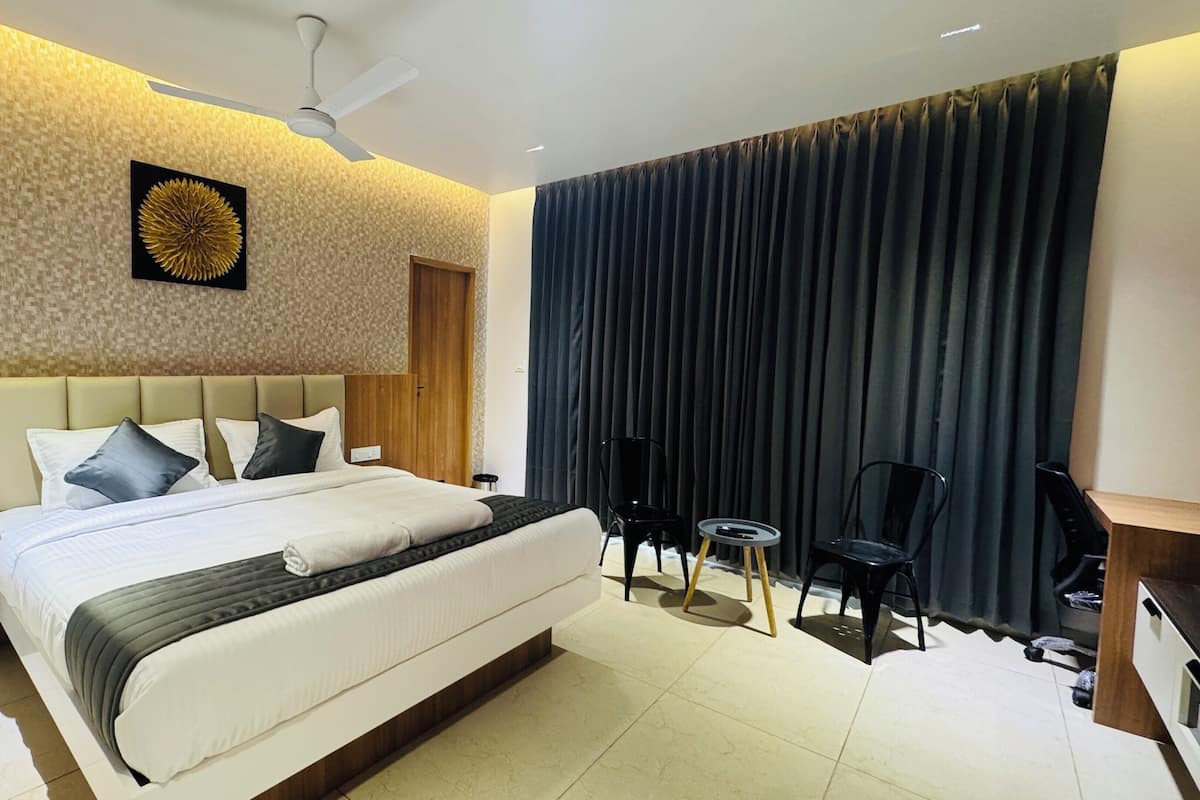 In-room safe, soundproofing, iron/ironing board (on request)