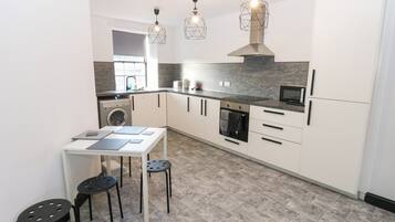 Cottage | Private kitchen | Cookware/dishes/utensils