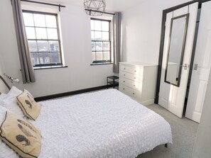 Cottage | Individually decorated, individually furnished, free WiFi - Lowther Penthouse (Whitehaven)