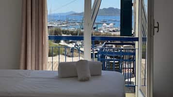 Double or Twin Room, Air conditioning, Harbor View | Desk, free WiFi