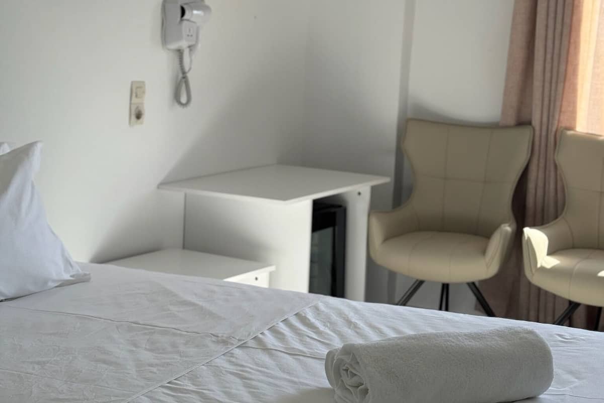 Comfort Single Room | Desk, free WiFi